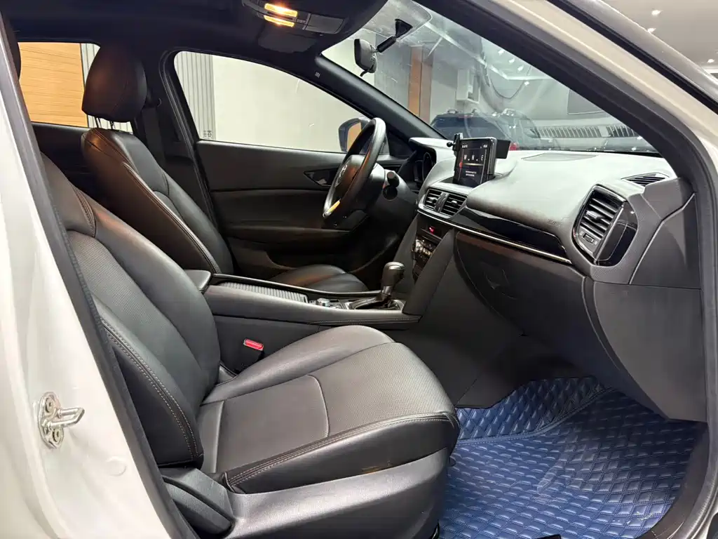 Mazda CX-4 2021 2.0L automatic two-wheel drive Blue Sky Exploration Edition купить на сайте DeffCars