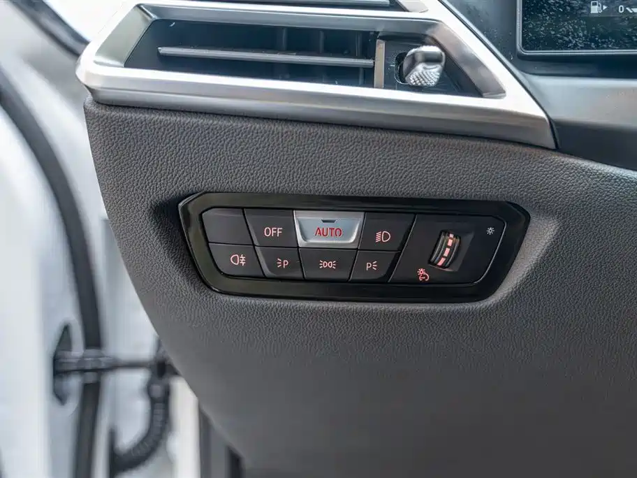 BMW 3 Series 2025 325i M Sports Package купить на сайте DeffCars
