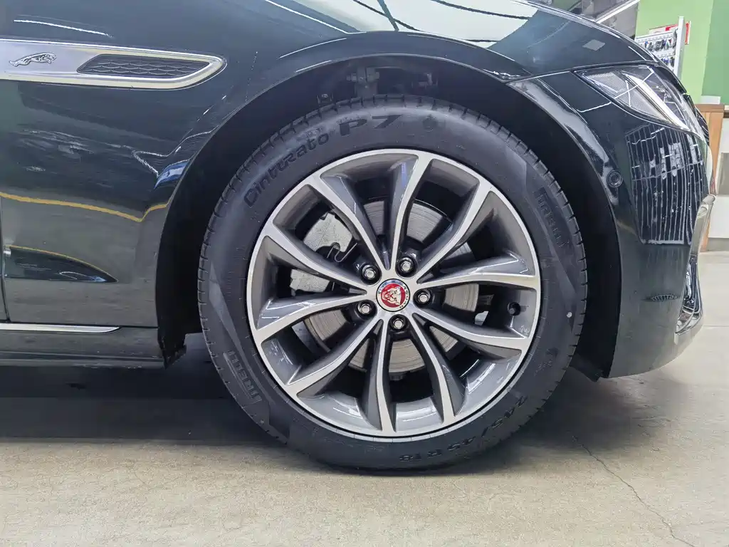 Jaguar XFL 2023 XFL 2.0T P250 two-wheel drive elite sports version купить на сайте DeffCars