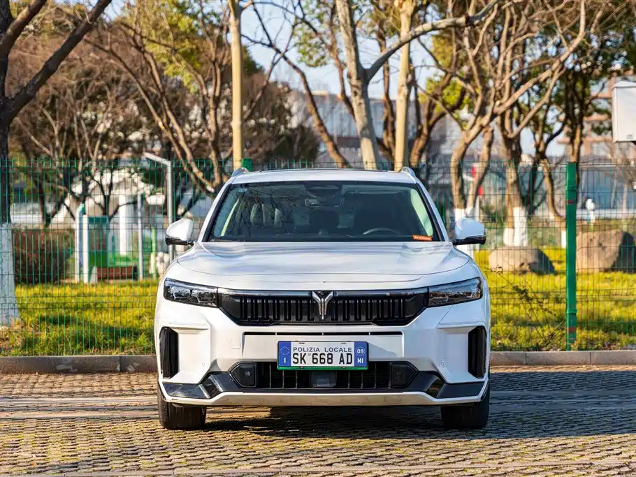 Lantu FREE 2024 ultra-long battery life smart driving version купить на сайте DeffCars