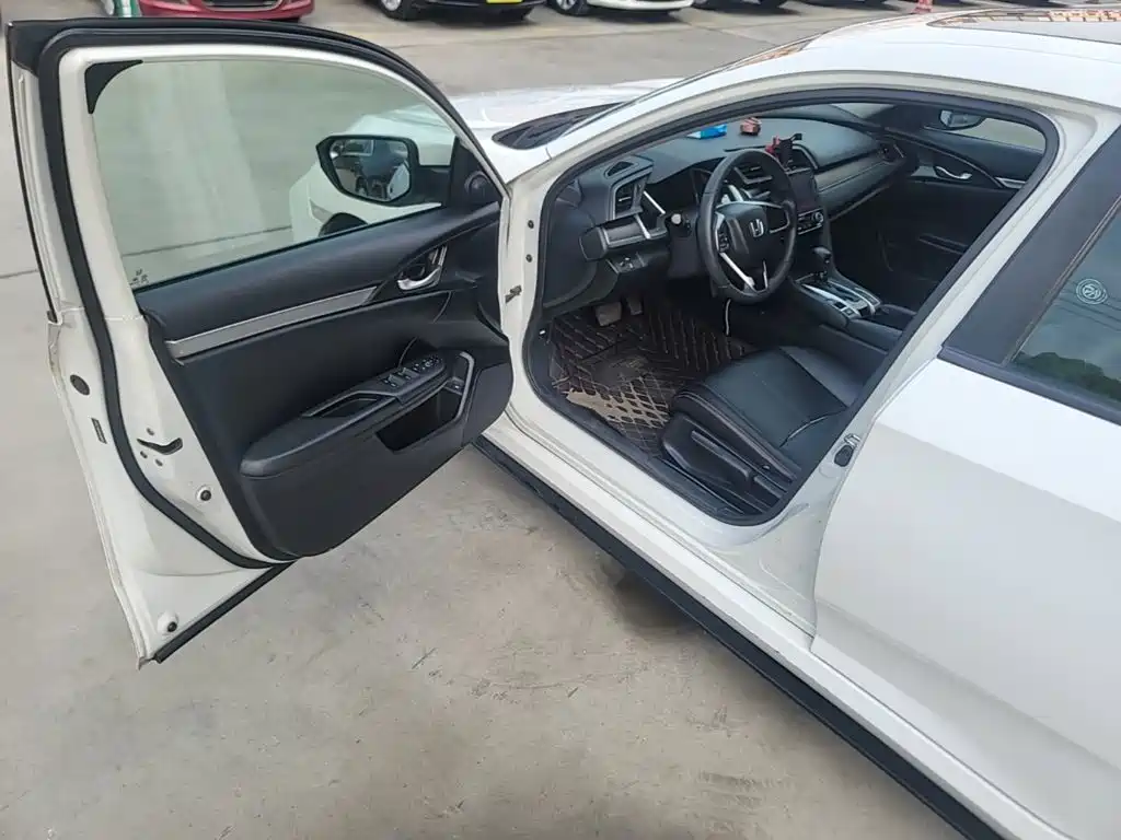 Civic 2016 220TURBO CVT Deluxe Edition купить на сайте DeffCars
