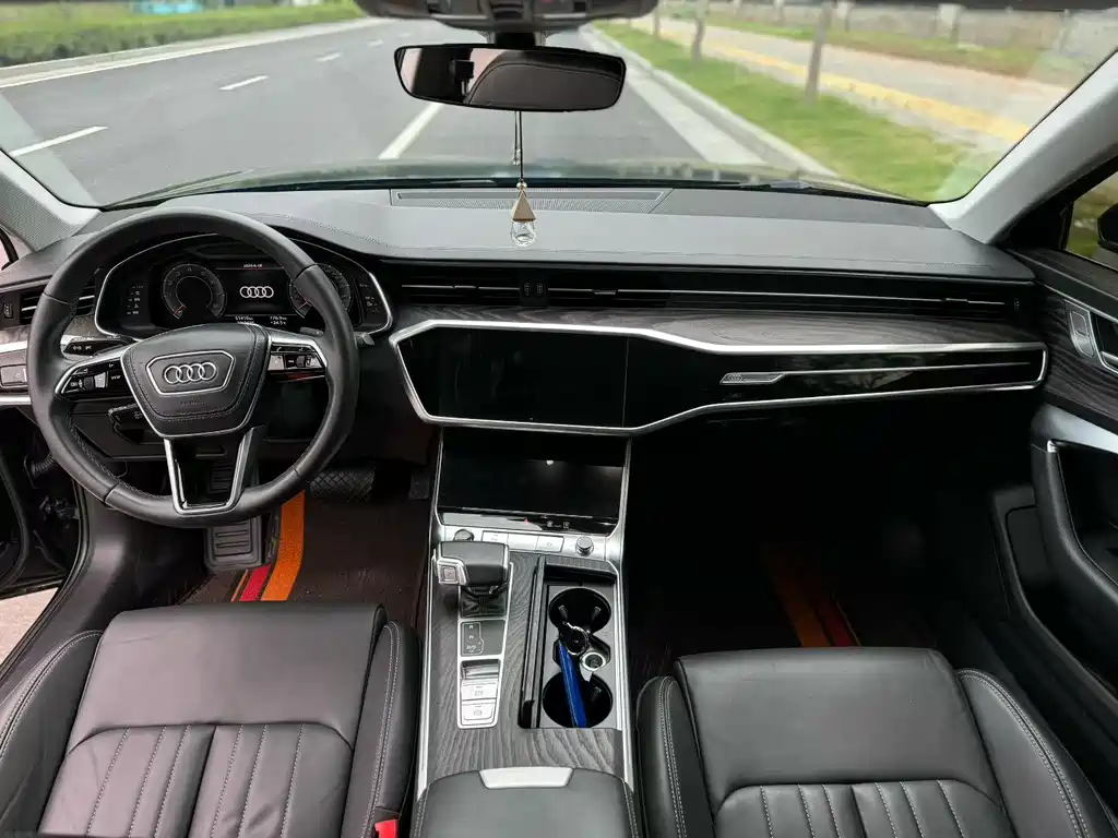 Audi A6L 2023 45 TFSI Premium Elegant Model купить на сайте DeffCars