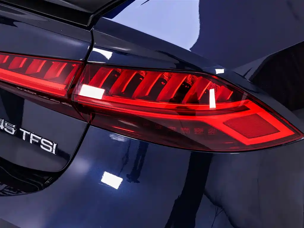 Audi A7 2022 45 TFSI Premium Selection купить на сайте DeffCars