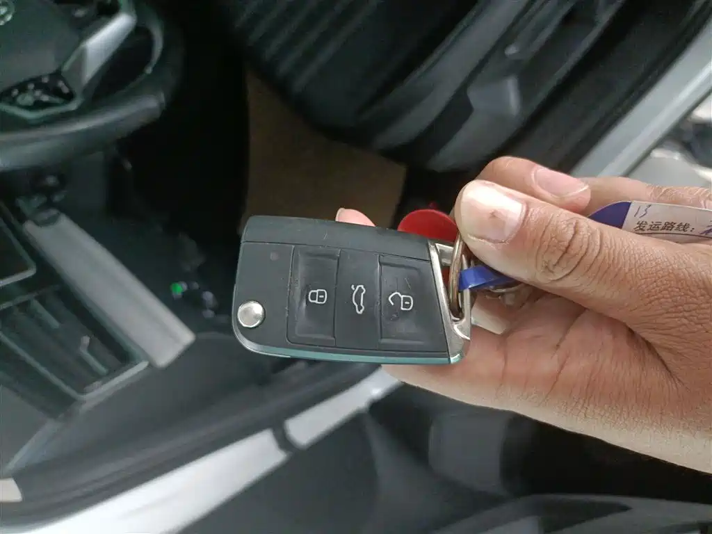 Tiguan L 2023 330TSI automatic two-wheel drive comfort version купить на сайте DeffCars
