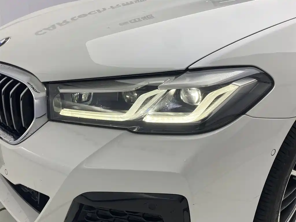 BMW 5 Series 2023 530Li Leading M Sports Package купить на сайте DeffCars