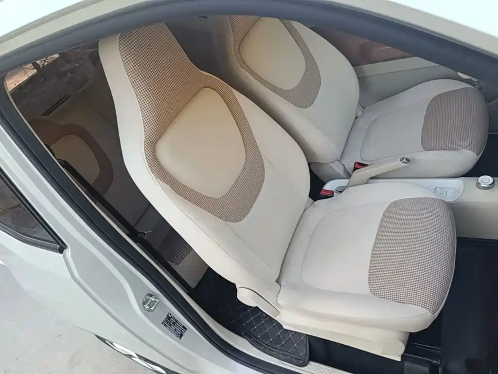Hongguang MINIEV 2024 third generation 215km advanced version купить на сайте DeffCars