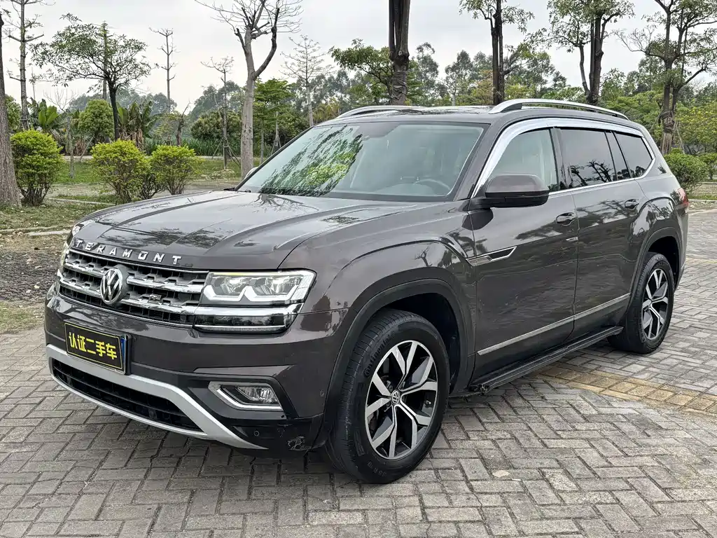 Touron 2017 330TSI two-wheel drive luxury version купить на сайте DeffCars