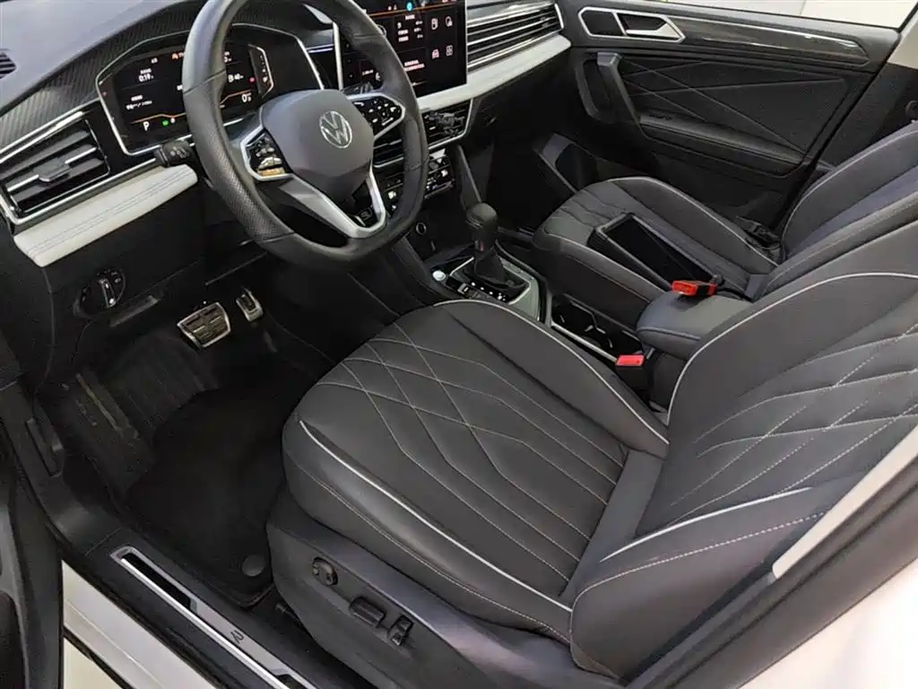 Tiguan L 2023 330TSI automatic two-wheel drive R-Line version купить на сайте DeffCars