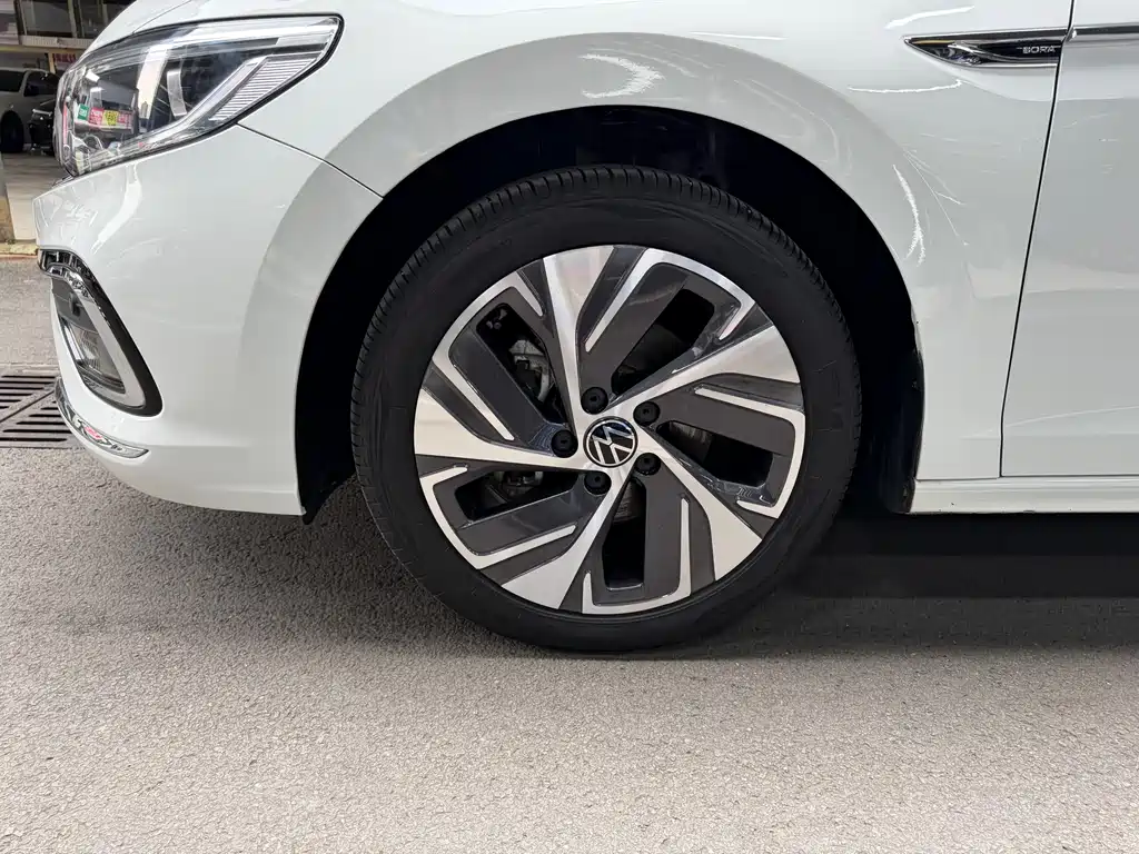 Bora 2023 300TSI DSG Premium Edition купить на сайте DeffCars