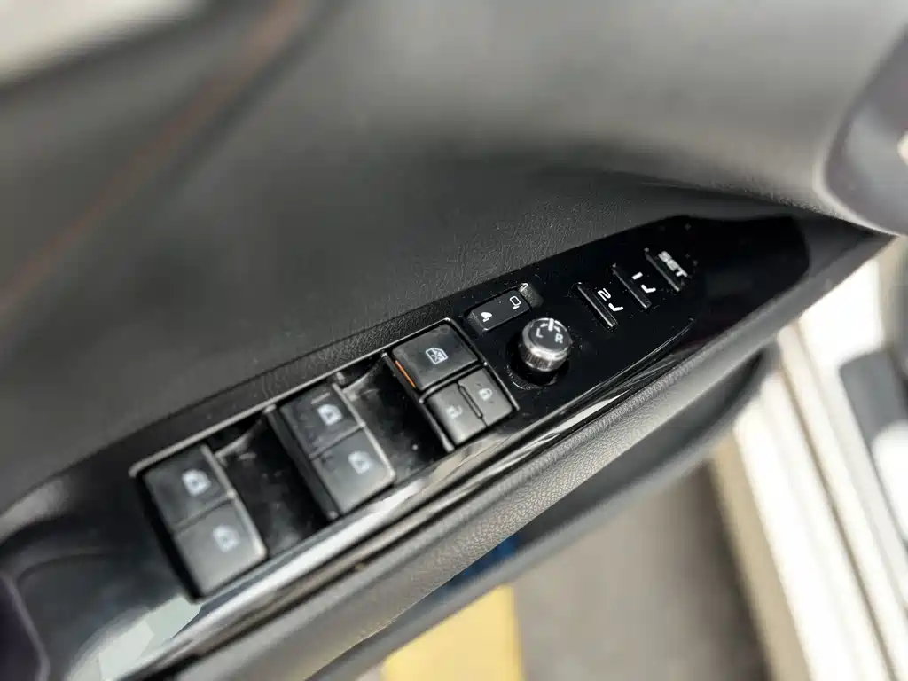 Camry 2018 2.5Q flagship version купить на сайте DeffCars