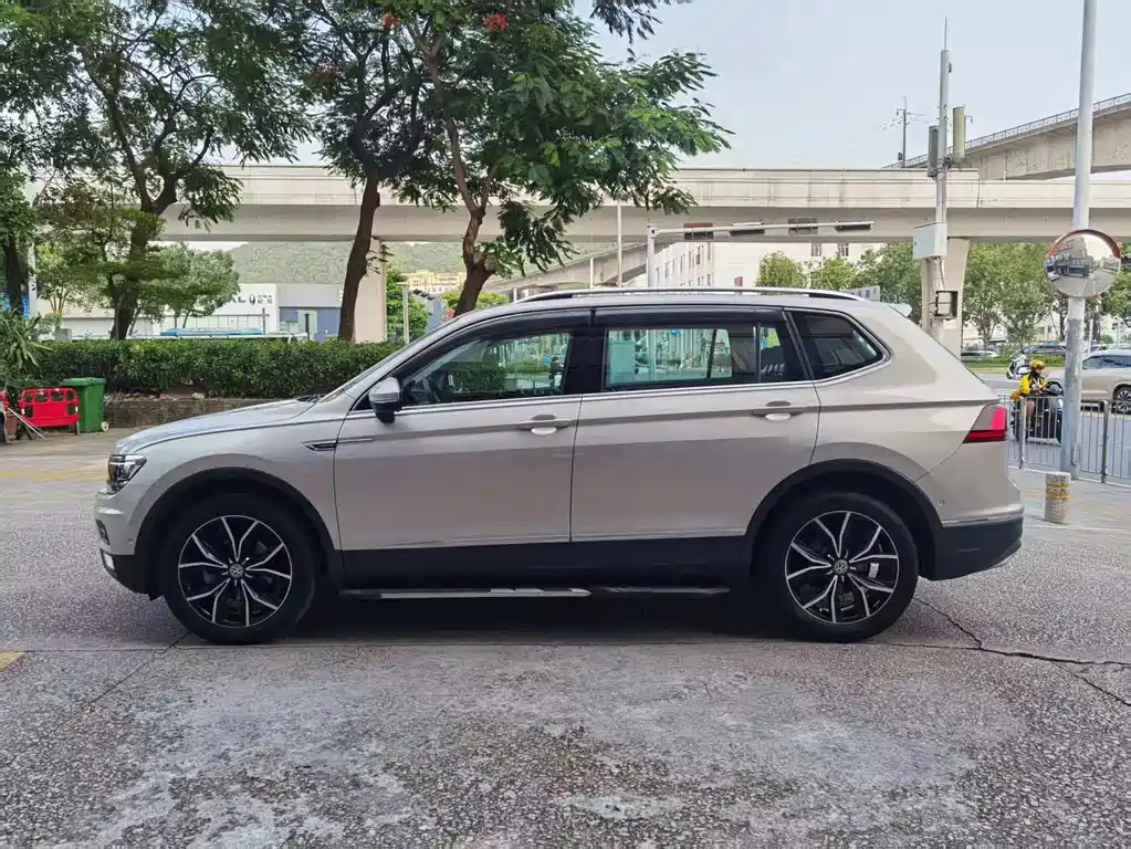 Tiguan L 2017 380TSI automatic four-wheel drive flagship version купить на сайте DeffCars