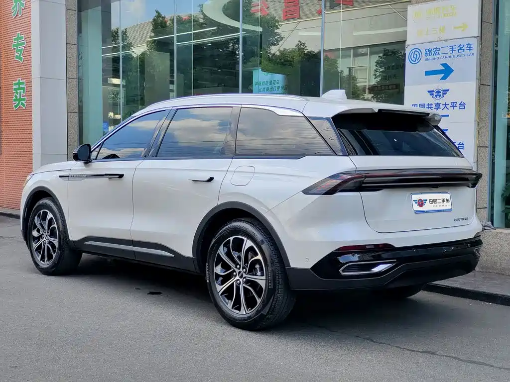 Voyager 2023 2.0T four-wheel drive premium version купить на сайте DeffCars
