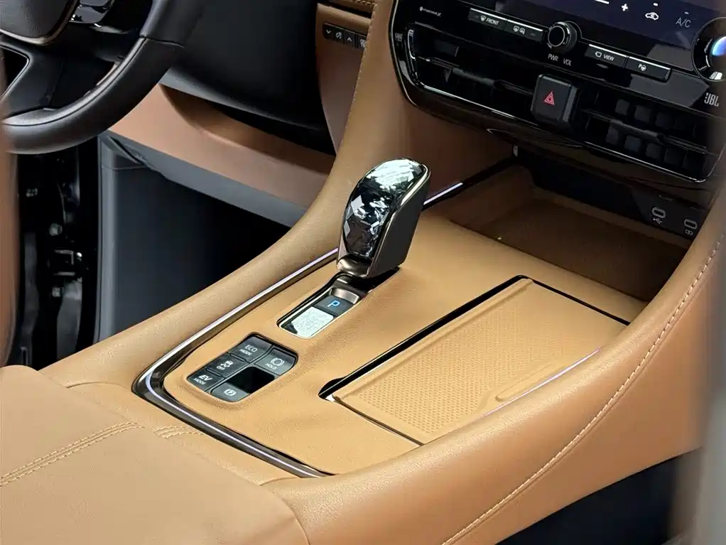 Alfa 2025 Dual Engine 2.5L Premium Gold Edition купить на сайте DeffCars