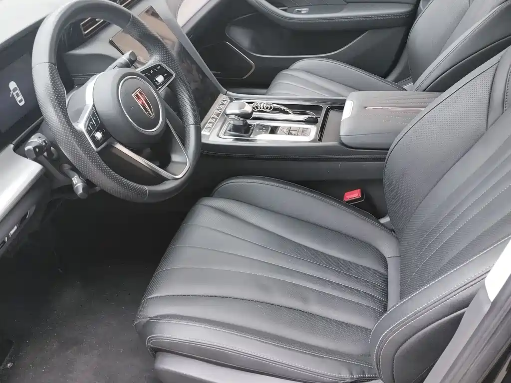 Hongqi H5 2023 1.5T DCT Zhilian Qiyue Edition купить на сайте DeffCars