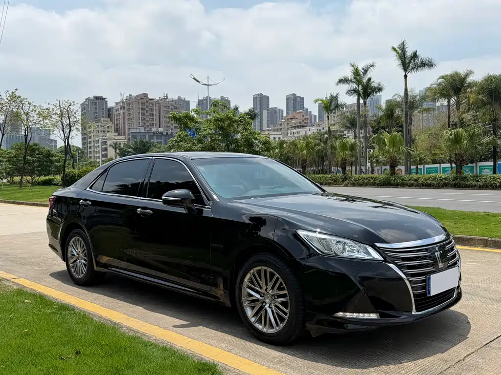 Crown 2017 2.0T Sports Edition купить на сайте DeffCars