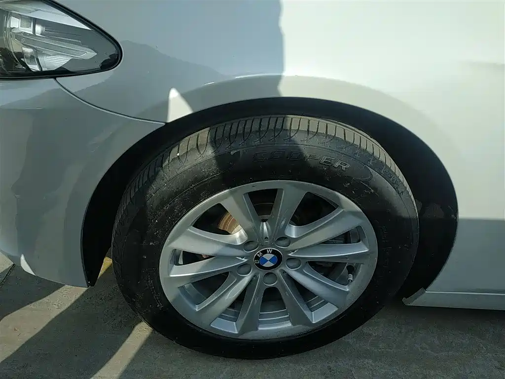 BMW 5 Series 2017 520Li Elegant купить на сайте DeffCars
