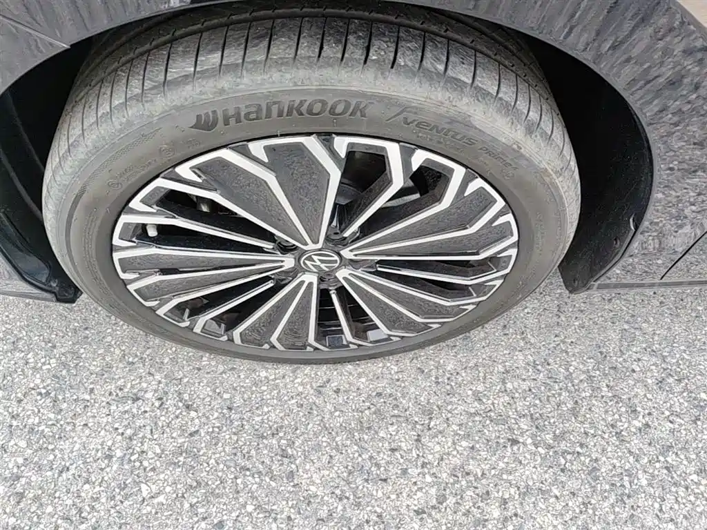 Passat 2025 Pro 380TSI Dragon Edition купить на сайте DeffCars
