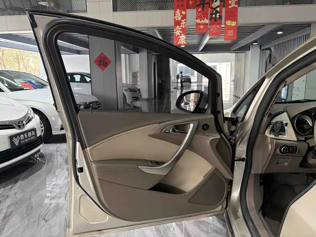 Excelle GT 2013 1.6L automatic fashion version купить на сайте DeffCars