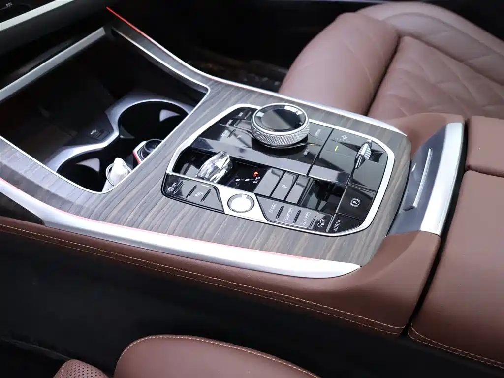 BMW X7 2023 xDrive40i Leading Luxury Package купить на сайте DeffCars