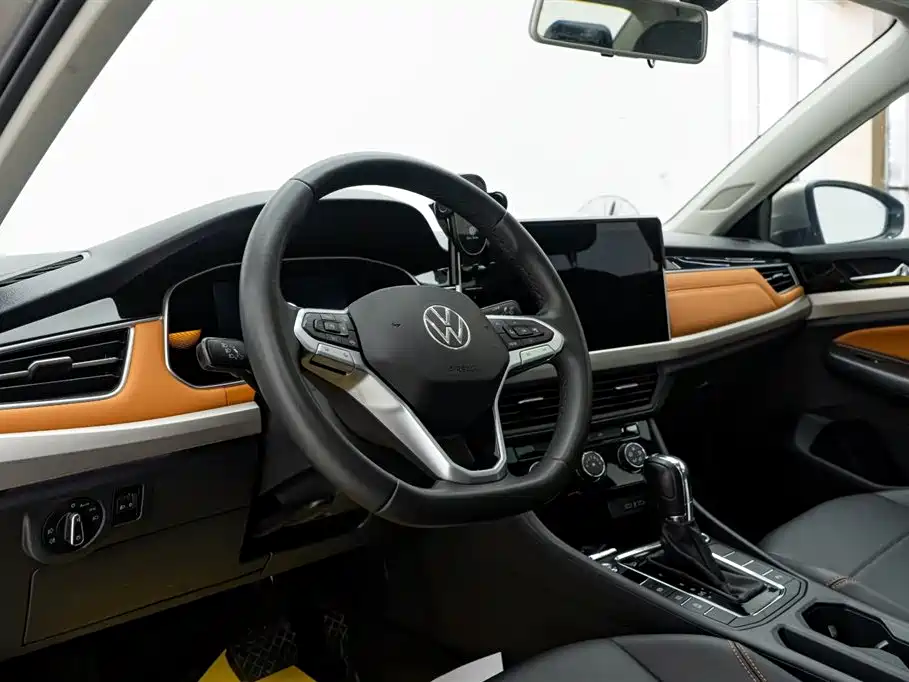 Bora 2023 200TSI DSG Smart Travel Edition купить на сайте DeffCars