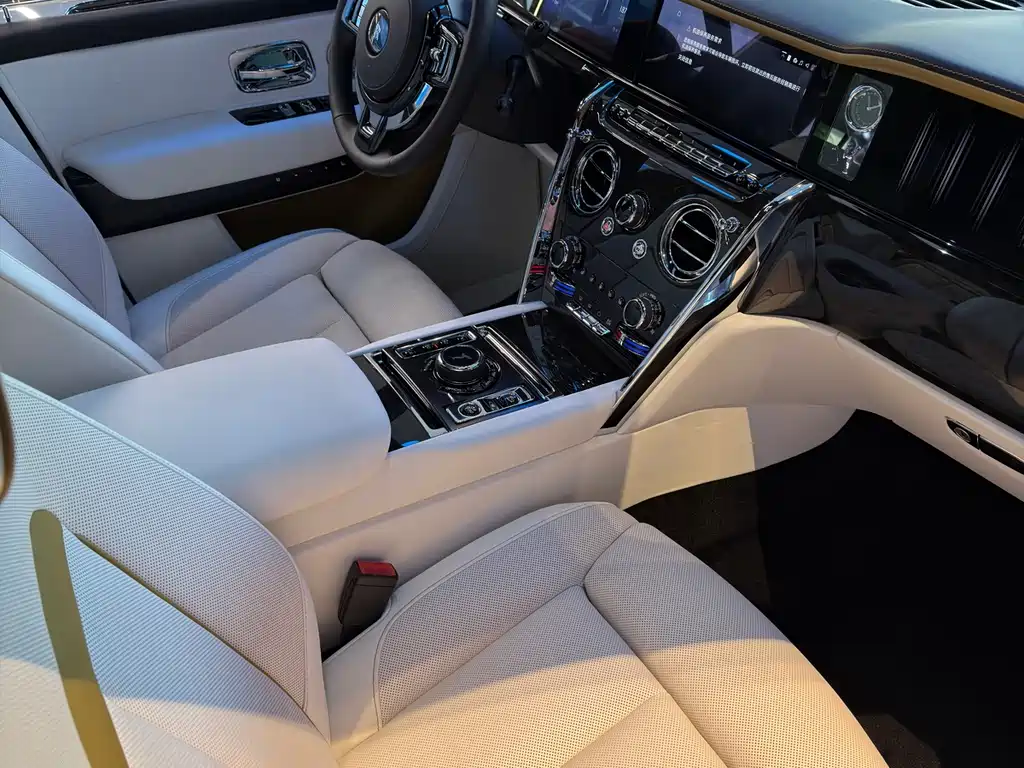 Cullinan 2024 four-seat version купить на сайте DeffCars