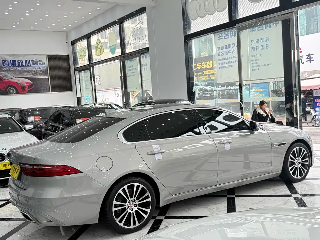 Jaguar XFL 2024 2.0T P250 two-wheel drive exclusive luxury version купить на сайте DeffCars