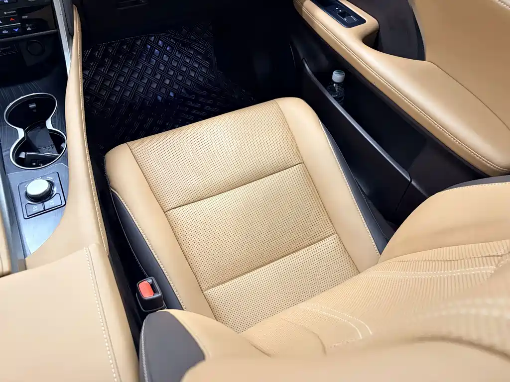 Lexus RX 2016 300 four-wheel drive elegant version, National VI купить на сайте DeffCars