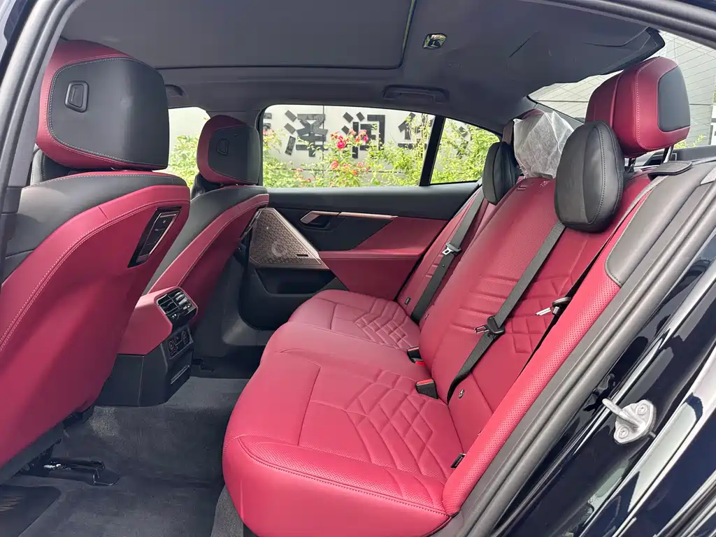 BMW 5 Series 2024 530Li Exclusive M Sports Package купить на сайте DeffCars