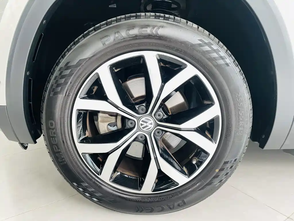 Touron 2020 330TSI 2WD Deluxe Edition National VI купить на сайте DeffCars