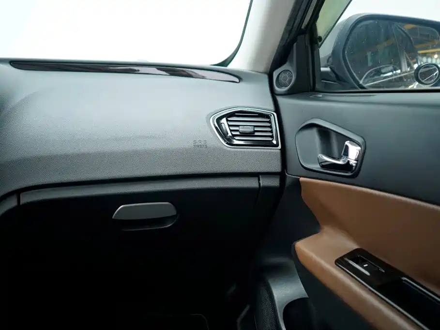 Trumpchi GS5 Super 2016 1.8T automatic two-wheel drive luxury smart version купить на сайте DeffCars