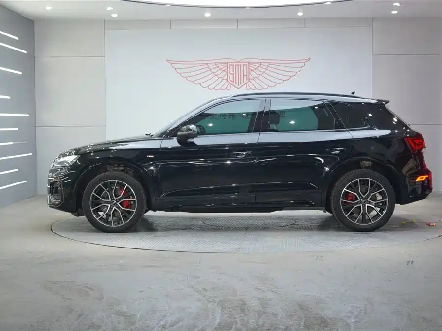 Audi Q5L 2024 45 TFSI luxury and dynamic model купить на сайте DeffCars