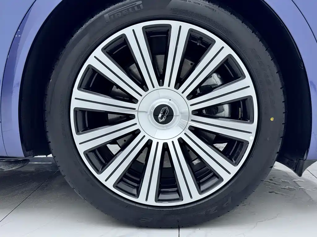 Wenjie M7 2026 extended range Ultra four-wheel drive version 5 seats (192-line lidar) купить на сайте DeffCars