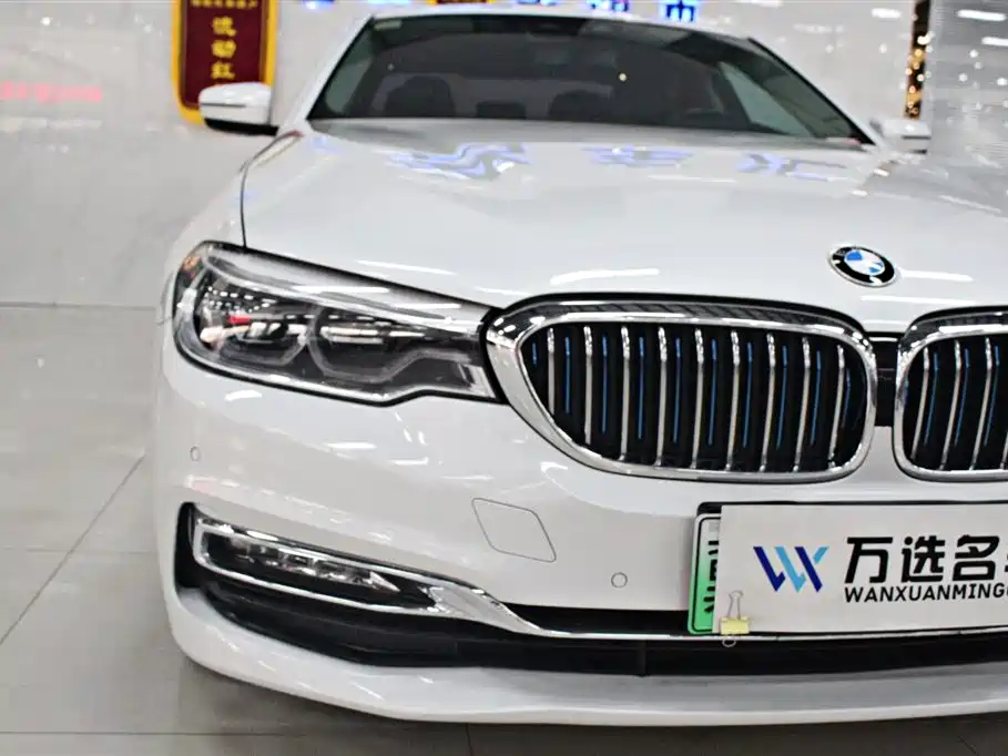 BMW 5 Series New Energy 2019 530Le Luxury Package купить на сайте DeffCars
