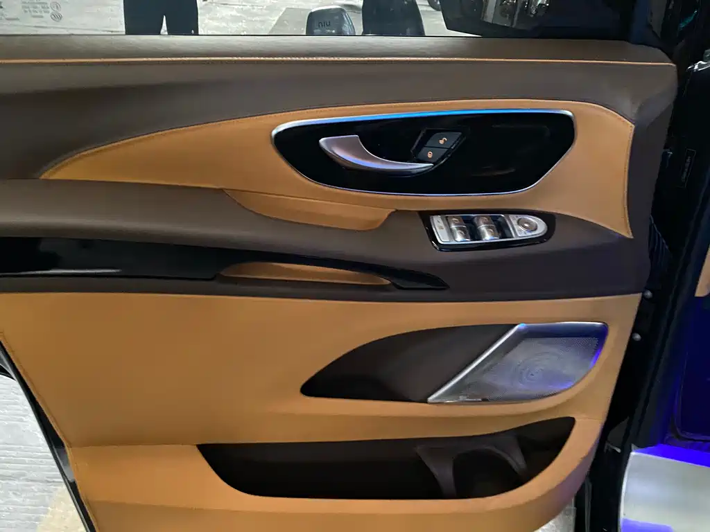 Vito 2023 2.0T Business Edition 7 seats купить на сайте DeffCars