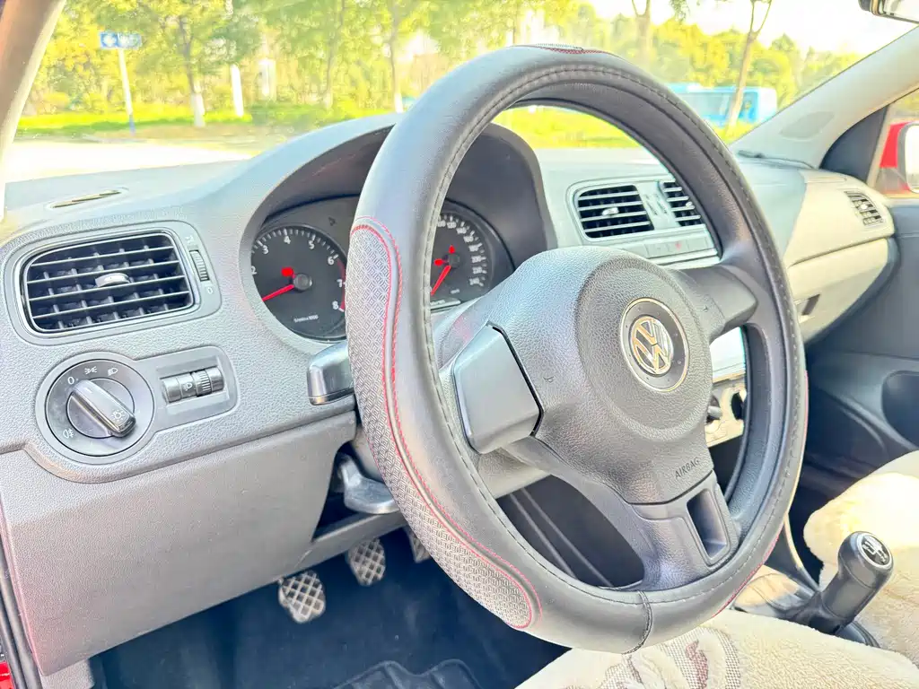 Polo 2013 1.4L manual fashion version купить на сайте DeffCars