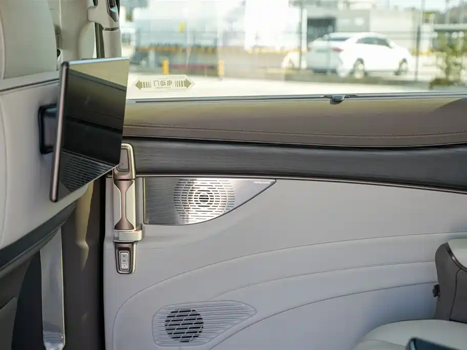 Denza D9 2022 DM-i 970 four-wheel drive flagship model купить на сайте DeffCars