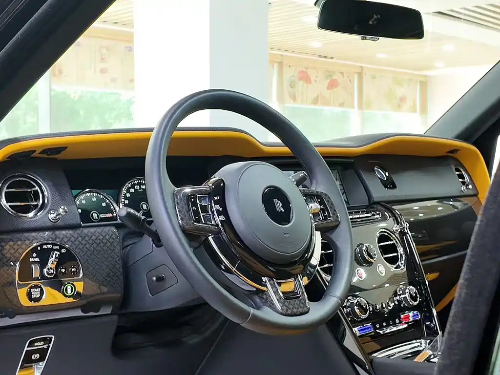Cullinan 2024 Black Badge купить на сайте DeffCars