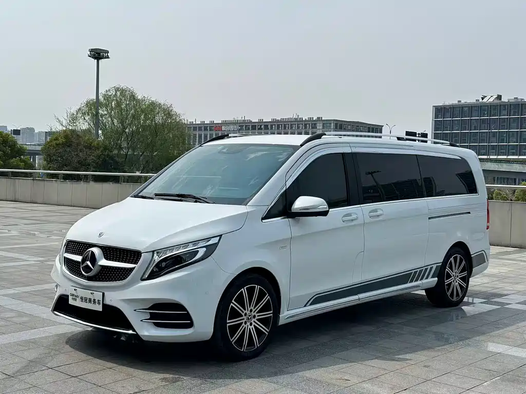 Mercedes-Benz V-Class 2022 V 260 L Long Wheelbase Luxury Edition купить на сайте DeffCars