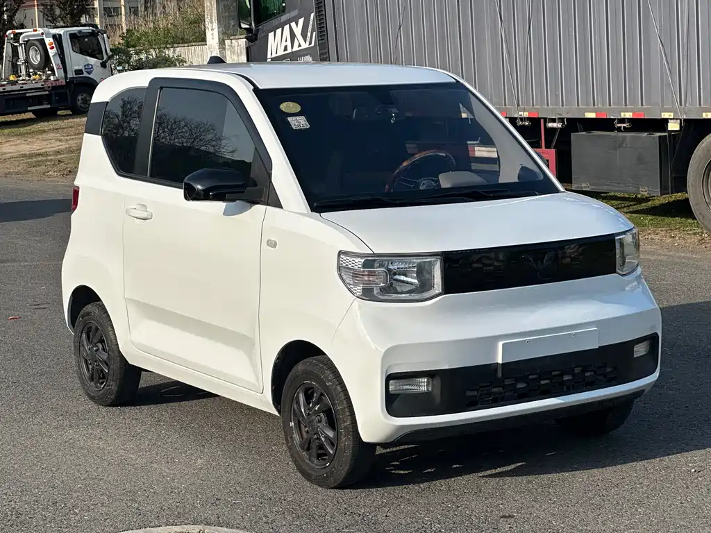 Hongguang MINIEV 2021 Macaron Sandwich Model 120km Lithium Iron Phosphate купить на сайте DeffCars