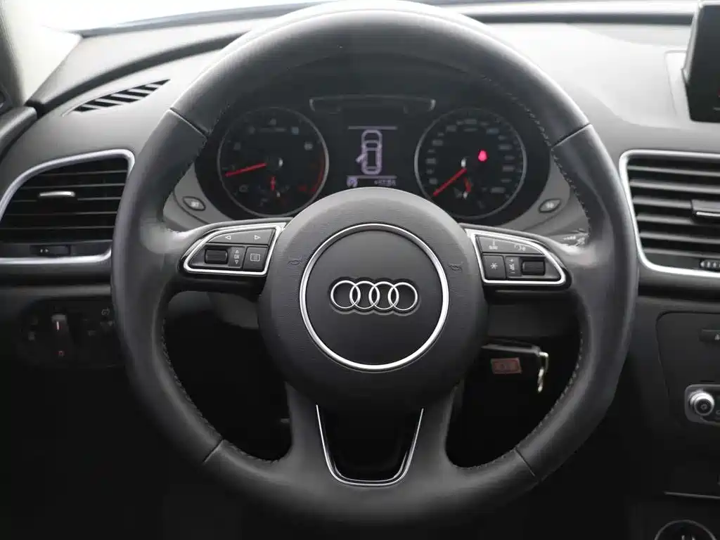 Audi Q3 2018 30 TFSI Fashionable Collection Edition купить на сайте DeffCars