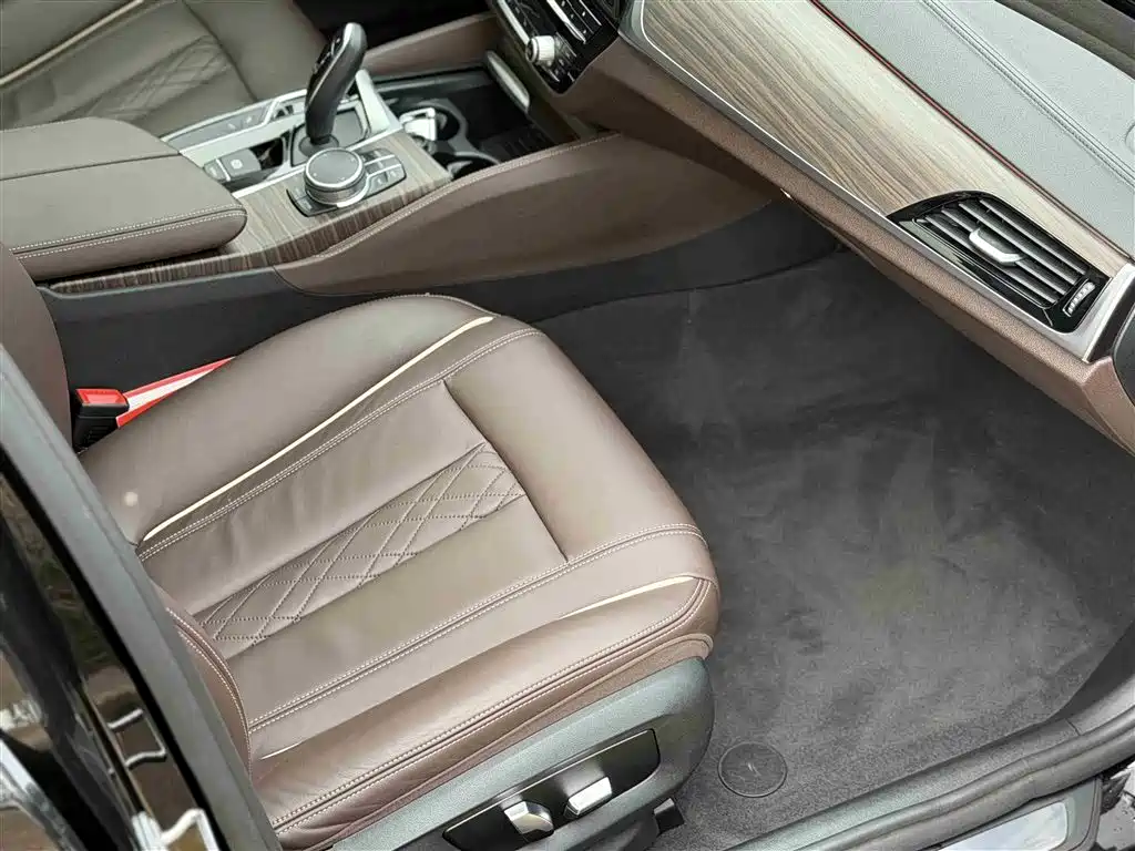 BMW 5 Series 2018 530Li Exclusive Luxury Package купить на сайте DeffCars