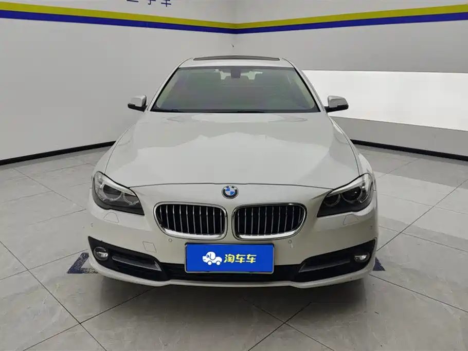 BMW 5 Series 2017 520Li Elegant купить на сайте DeffCars