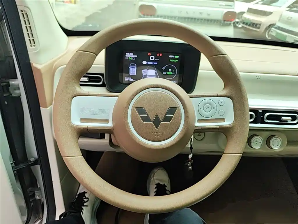 Hongguang MINIEV 2024 third generation 215km youth version купить на сайте DeffCars