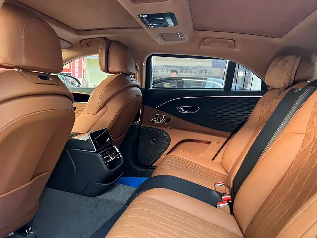 Flying Spur 2024 4.0T V8 S купить на сайте DeffCars