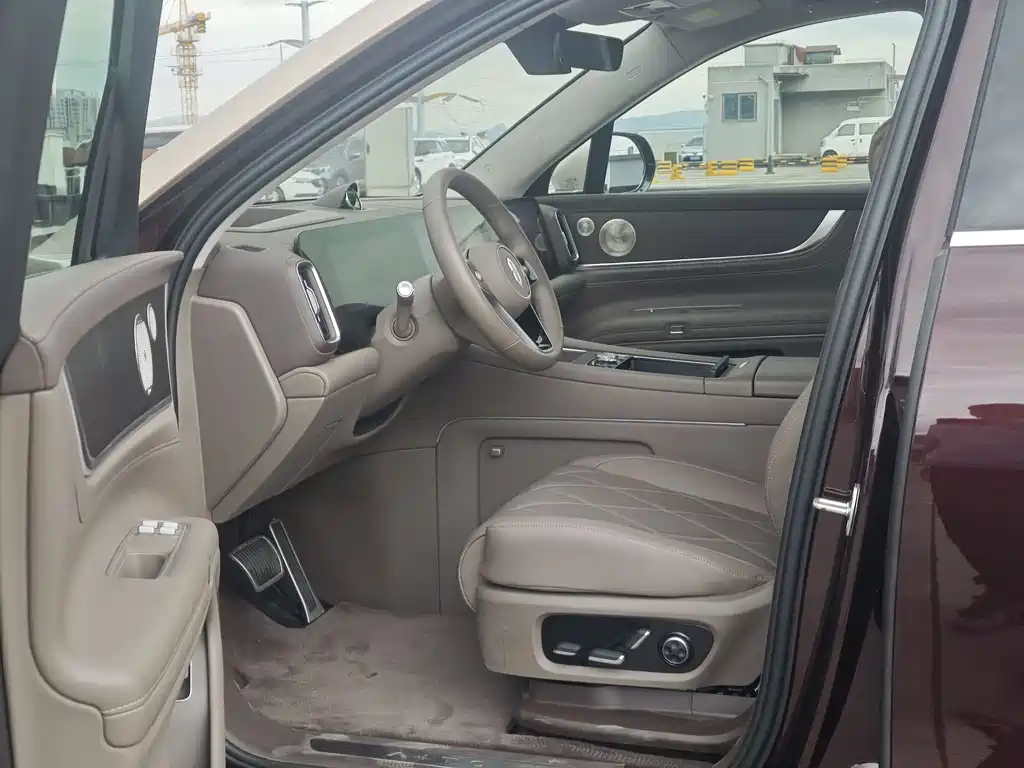 Wenjie M9 2025 extended range Ultra version 52kWh 5-seat version 192-line lidar) купить на сайте DeffCars