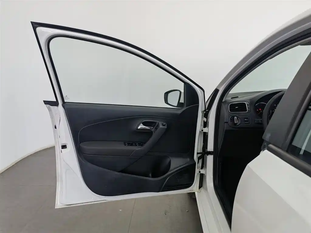 Polo 2018 1.5L automatic safety model купить на сайте DeffCars