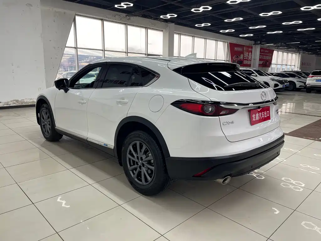 Mazda CX-4 2021 2.0L automatic two-wheel drive Blue Sky Vitality Edition купить на сайте DeffCars