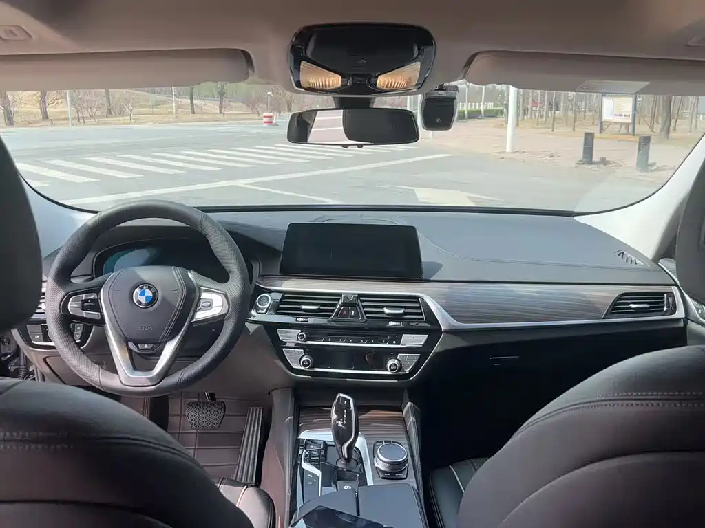 BMW 6 Series GT 2019 630i Luxury Design Package купить на сайте DeffCars