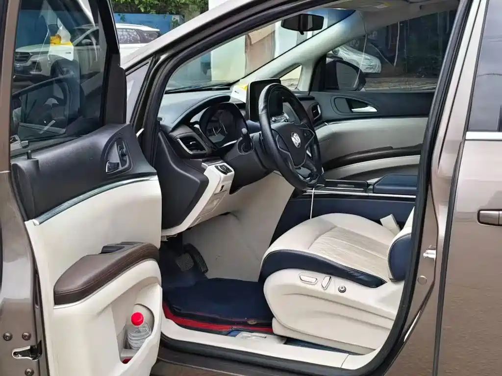 Buick GL8 2022 Land Business Class 652T Comfort купить на сайте DeffCars