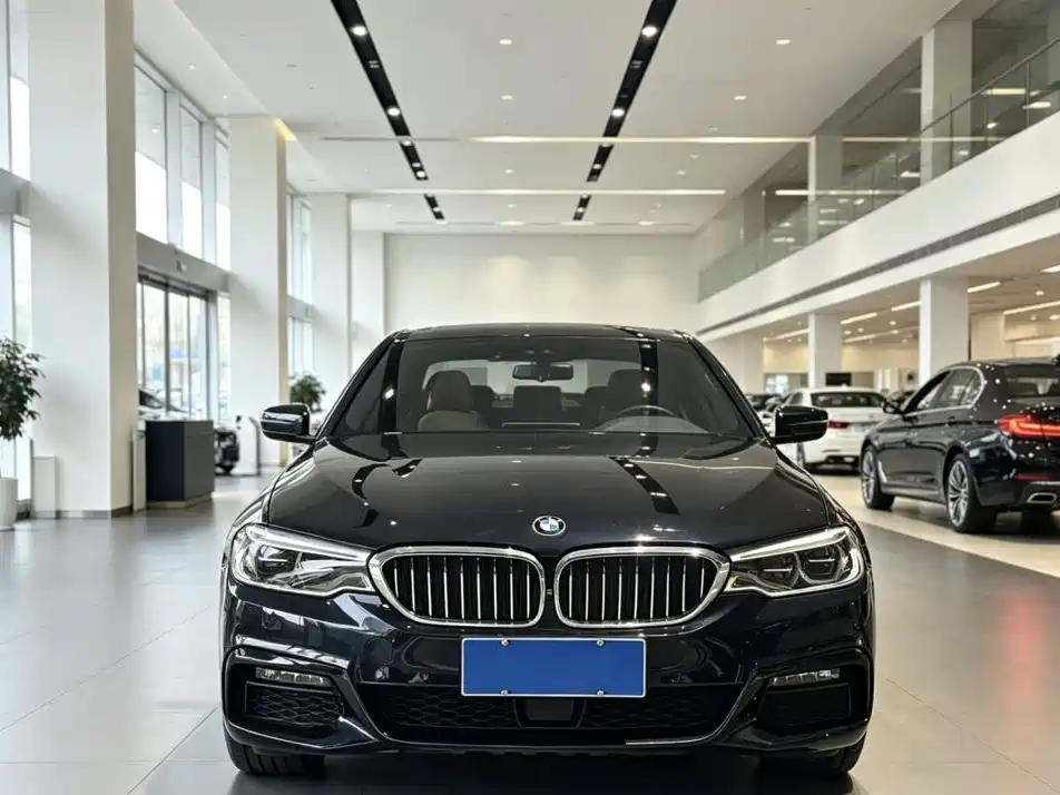 BMW 5 Series 2019 530Li Exclusive M Sports Package купить на сайте DeffCars
